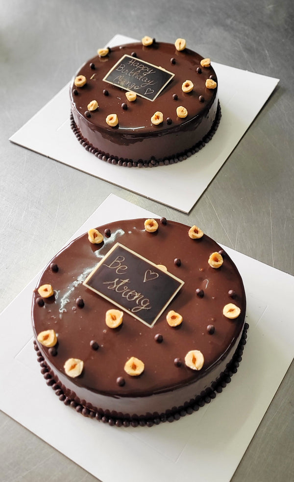 The perfect decadent chocolate cake in Hong Kong. Crunchy, creamy and perfectly balanced, finish your event with this delicious chocolate cake.