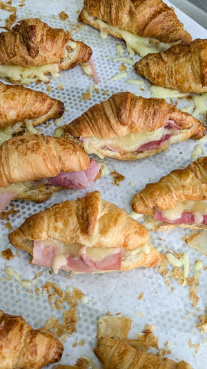 10 mini savory croissants